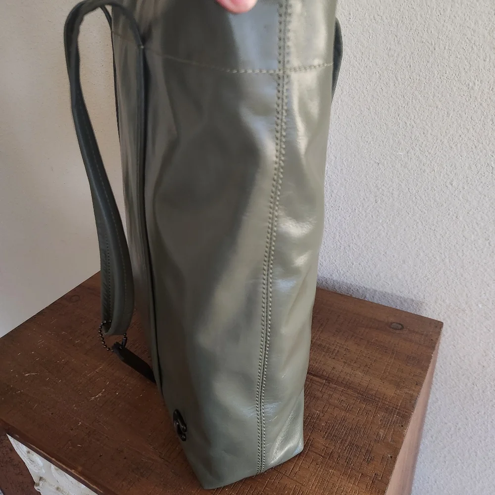 Coach Leather Green Hall Tote Bag 33  NWT $450